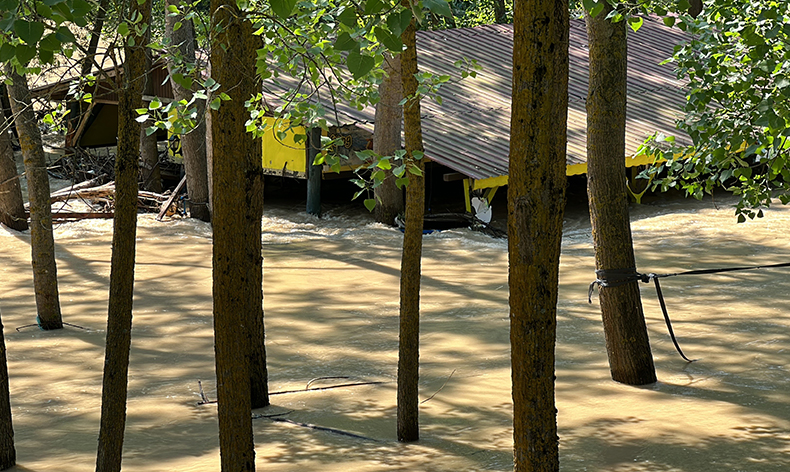 Rafting tesisleri sulara gömüldü