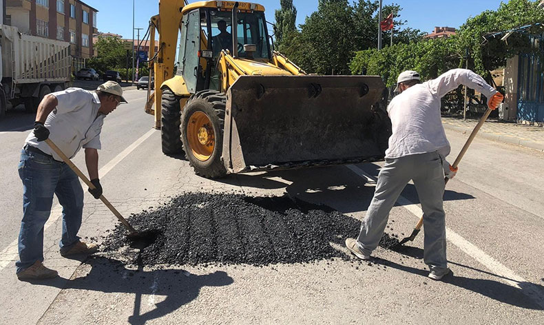 Bünyan’da bozuk yollar düzenleniyor