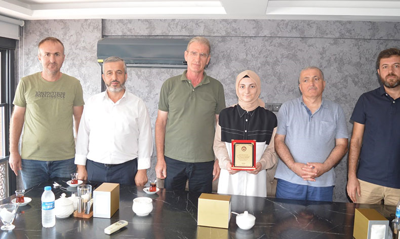 YKS Türkiye 80’incisine ödül