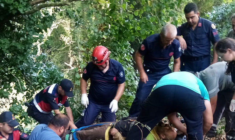 Erdek’te orman işçisi dere yatağına düştü