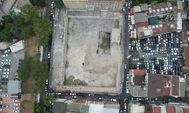Karaköy ve Mercan’da otopark çilesi