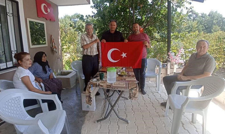 Şehit ailesini duygulandıran ziyaret