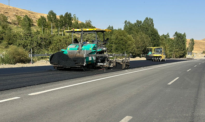 Türkiye-İran arasındaki yol çalışması devam ediyor