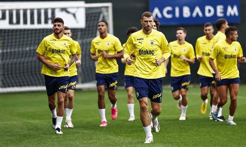 Fenerbahçe’nin Maribor maçı kamp kadrosu açıklandı
