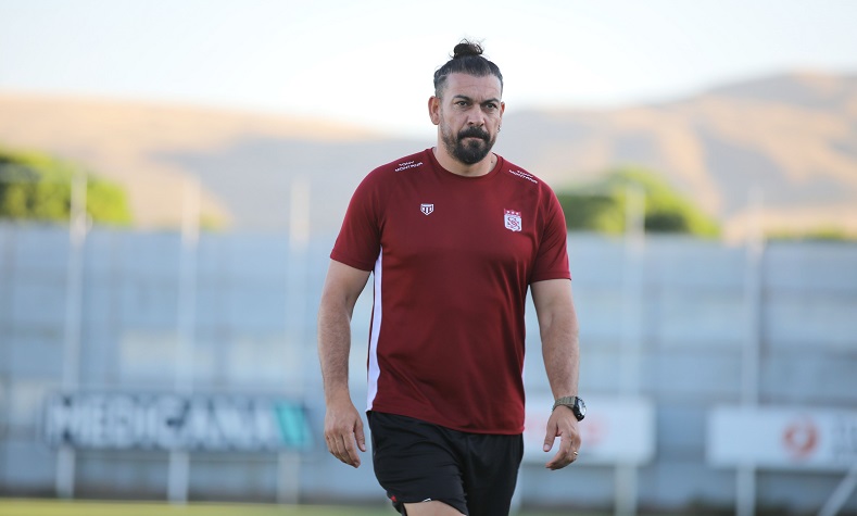 Sivasspor Teknik Direktörü Servet Çetin: “Sabırsızlıkla Gaziantep maçını bekliyoruz”