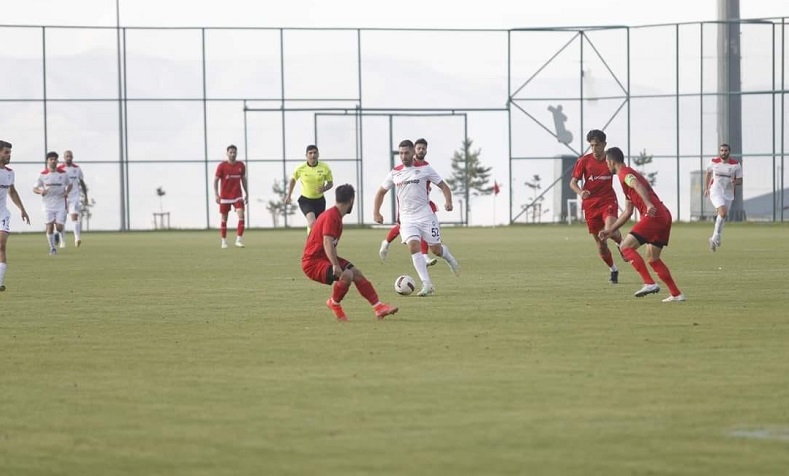 24Erzincanspor Teknik Direktörü Bülent Akan, Erzurum kampını değerlendirmesi