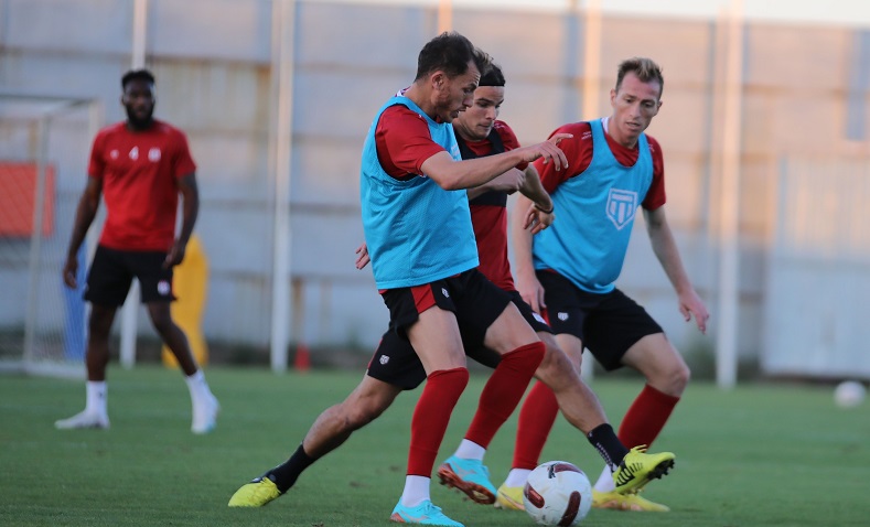 Sivasspor, Antalyaspor maçı hazırlıklarını sürdürüyor