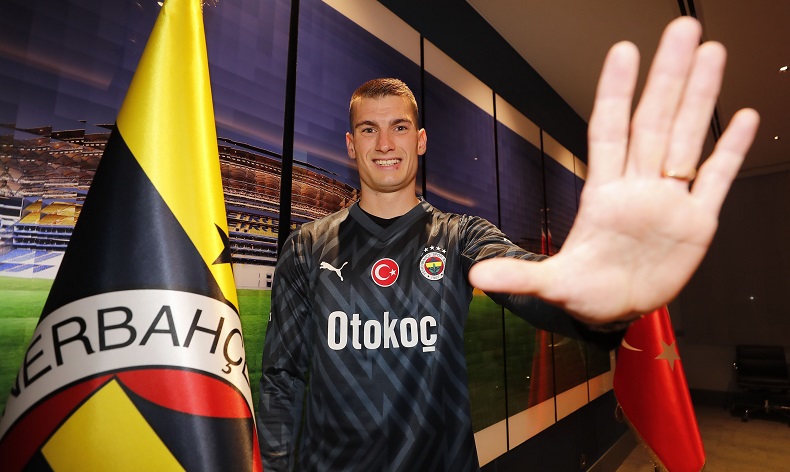 Fenerbahçe, Livakovic ile 5 yılık sözleşme imzaladı
