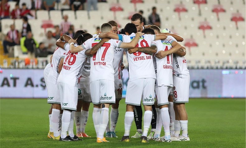 Antalyaspor attığı 2 golle, 2 puan aldı