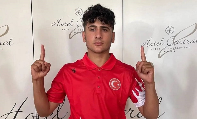 Milli boksör Toprak Salman Avrupa Şampiyonu oldu