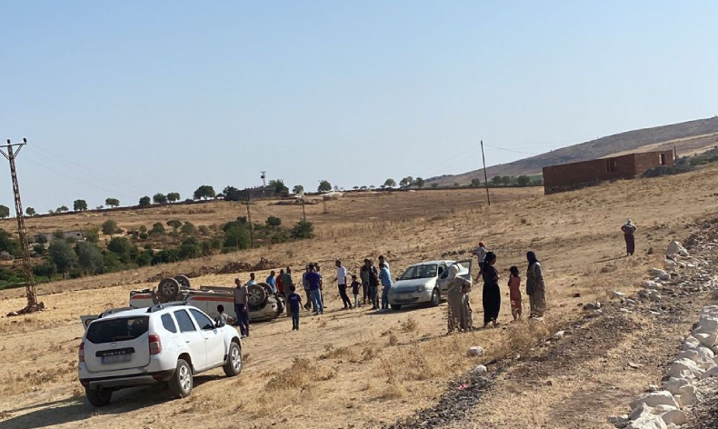 Kontrolden çıkan pikap takla attı