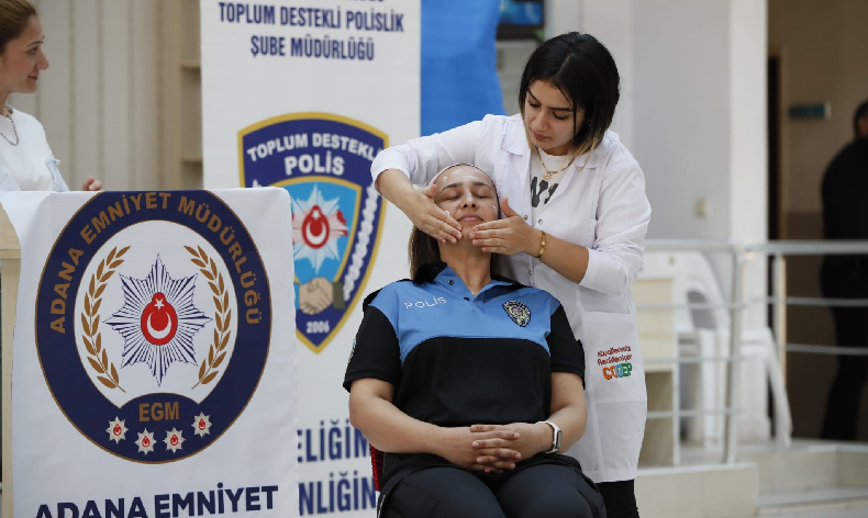 İlk makyaj polise