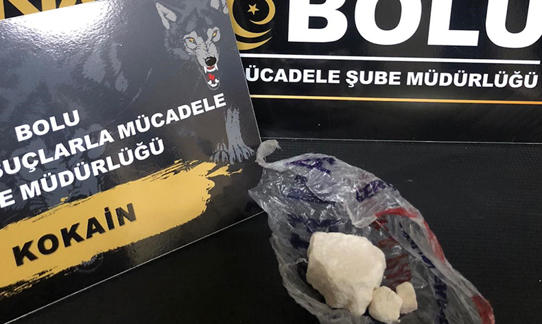 Otobüsteki yolcuda uyuşturucu ele geçirildi