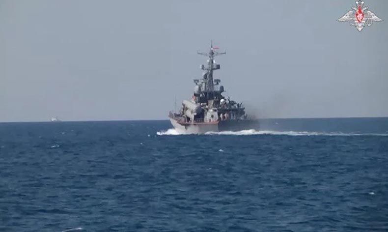 Rus savaş gemisi Karadeniz’de