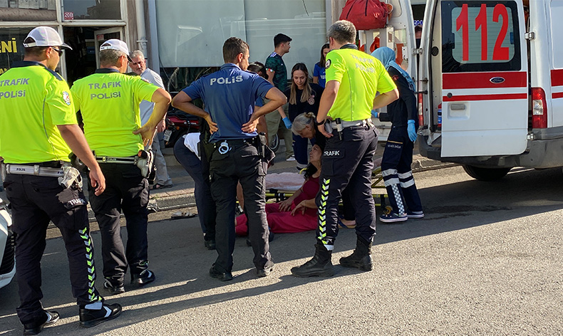 Alkollü kadın caddeyi birbirine kattı
