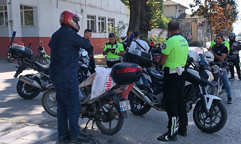 Motosiklet sürücüleri cezadan kurtulamadı