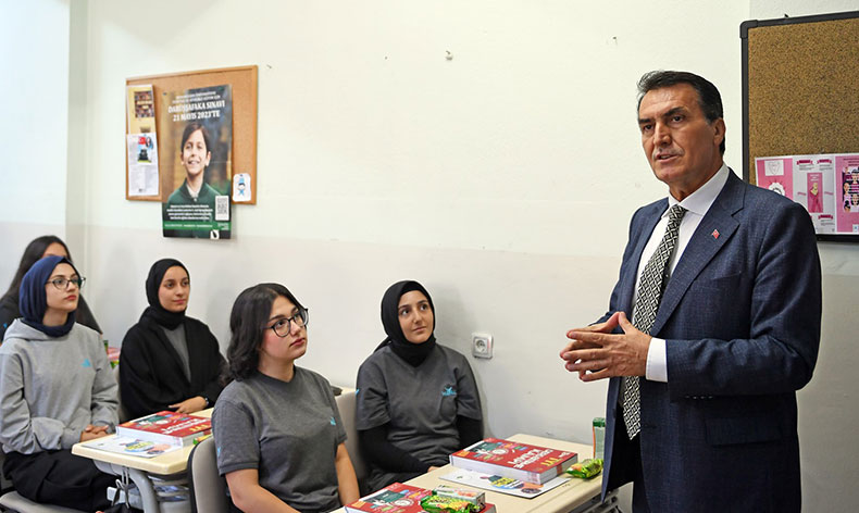 Lise öğrencilerine yardımcı kitap desteği