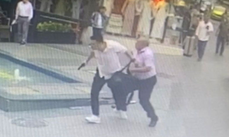 Fatih’te İETT otobüsü şoförüne havalı tabanca ile saldırdı