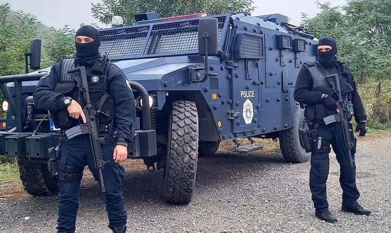 Kosova’da Sırplar polis noktasına saldırdı
