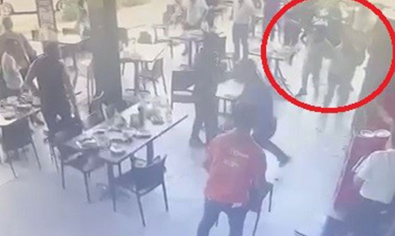 Yemeğim geç geldi dedi, garsona saldırdı