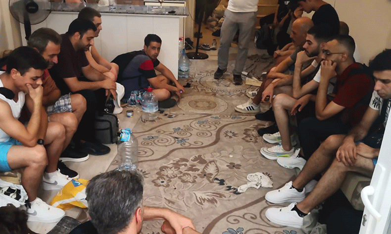 Evden 25 düzensiz göçmen çıktı