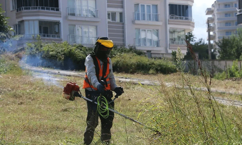 Atakum’un park ve bahçelerinde yoğun mesai