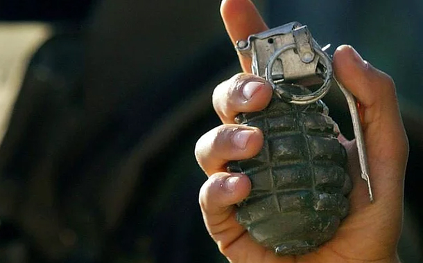 2 adet el bombası ele geçirildi