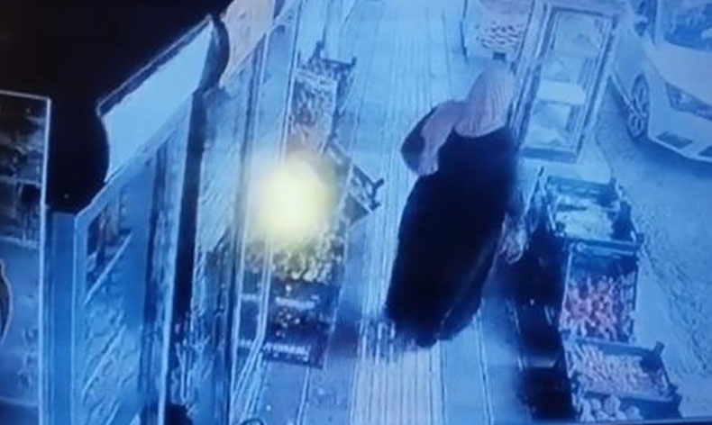 Müşteri gibi gelip hırsızlık yaptı