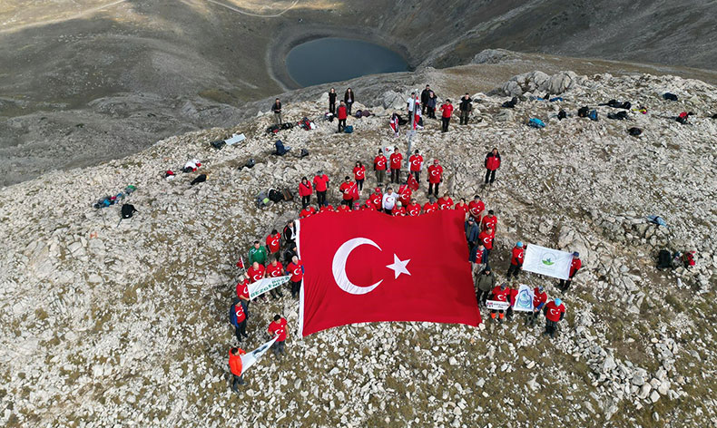 Osmangazili dağcıların ‘100. yıl’ zirve tırmanışı
