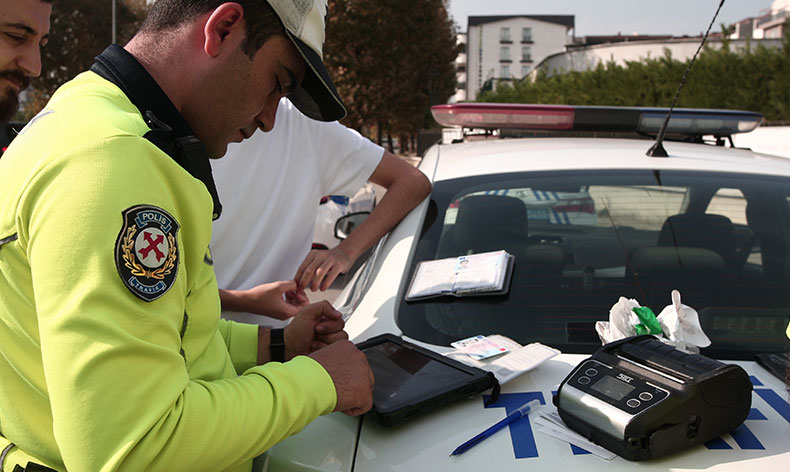 Aday sürücü ehliyetini alamadan ceza yedi