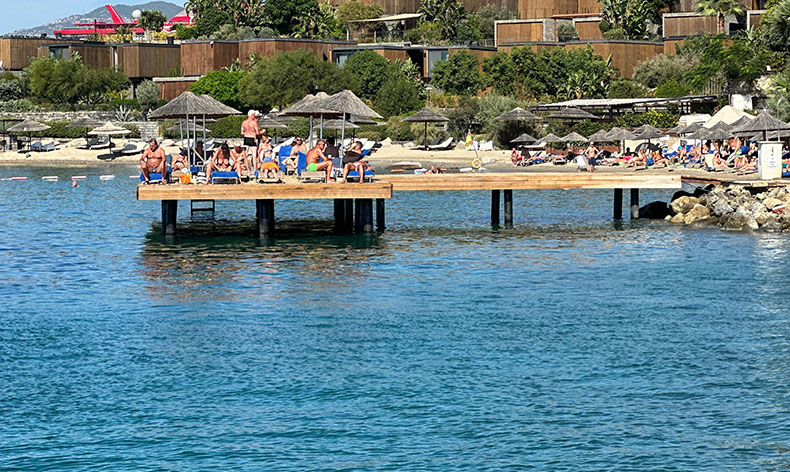Bodrum’da sarı yaz keyfi