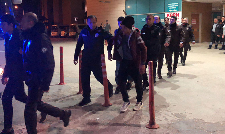 Bursa’da bir binada 31 kaçak göçmen yakalandı