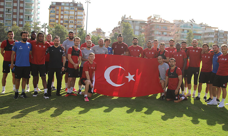 Sivasspor, idmanda Türk bayrağı açtı