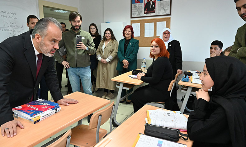 Bursa’da üniversite adaylarına ücretsiz kurs desteği