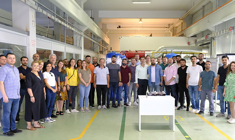 İlk mezunlar sertifikalarını aldı