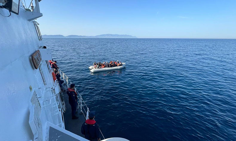 37 düzensiz göçmen kurtarıldı