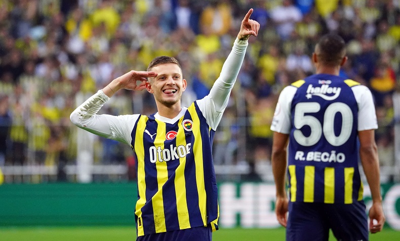 Sebastian Szymanski, 8. golünü attı