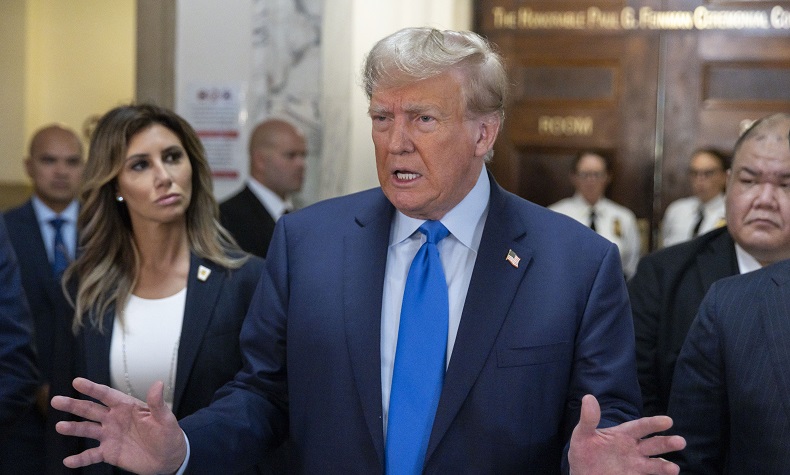 Trump dolandırıcılıktan mahkemeye hesap veriyor
