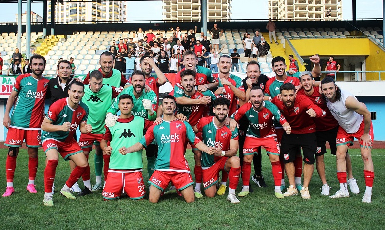 Karşıyaka, golleriyle ön planda