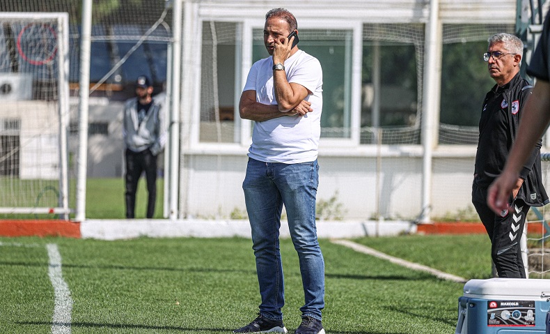 Samsunspor Futbol Direktörü Fuat Çapa, ilk kez antrenmana katıldı