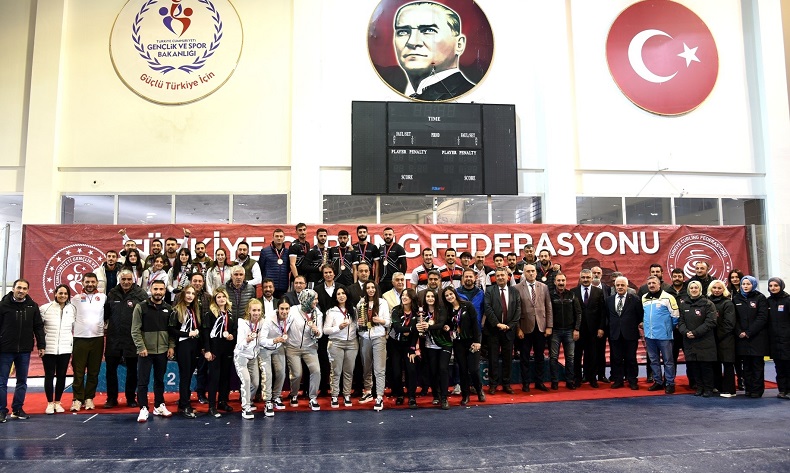 Curlingte şampiyonlar belli oldu