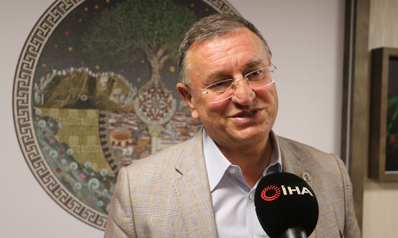 Hatayspor Onursal Başkanı Lütfü Savaş: “Volkan hocamız Hatay ve birçok ilde olan depremin elçisi de oldu”