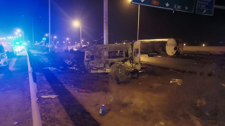 Freni patlayan tır dehşet saçtı: 3 ölü, 11 yaralı