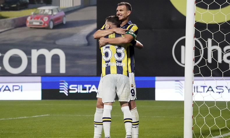 Edin Dzeko’dan ilk hat-trick