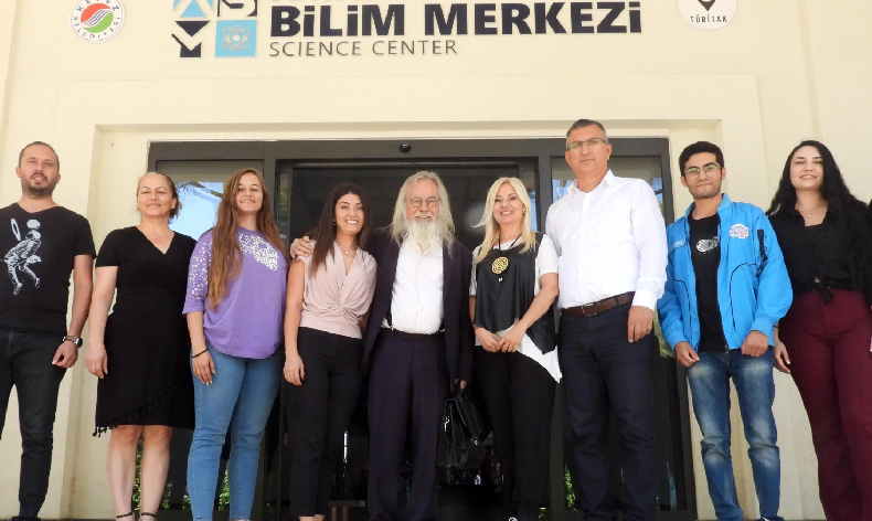 Astronomi profesörü Derman, Antalya Bilim Merkezi’nde