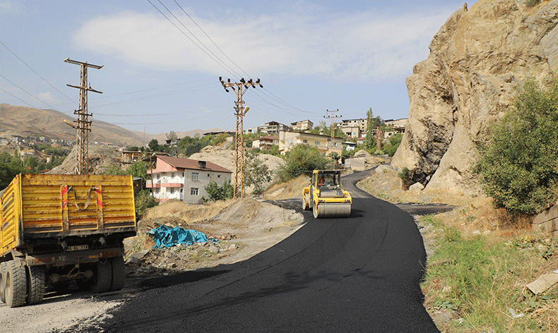 Hakkari modern yollara kavuşuyor