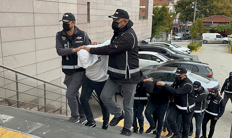 ‘Tefecilik’ yapan 5 şüpheli tutuklandı