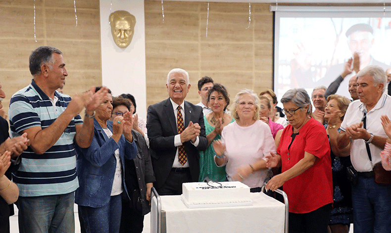 Yaşlı çınarlar doyasıya eğlendi