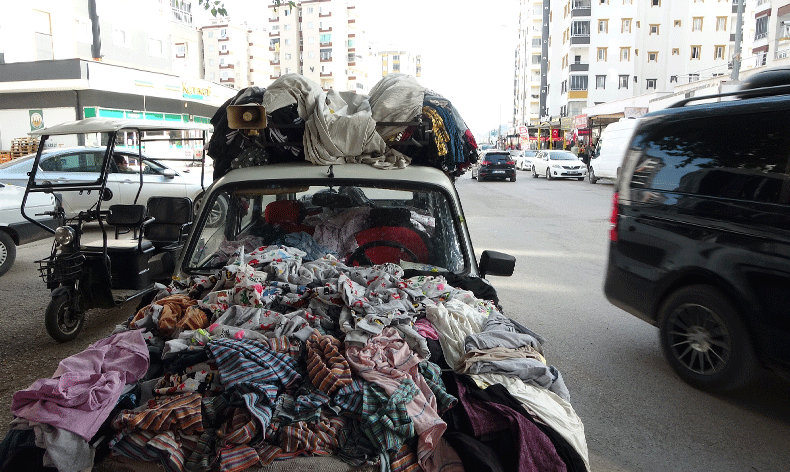 Adana’da “Gezen Mağaza”