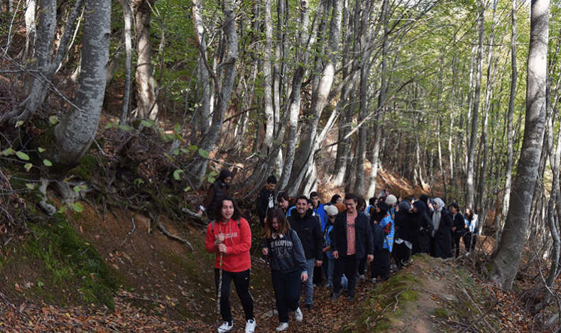 Yıldırım’da gençler doğa için yürüdü